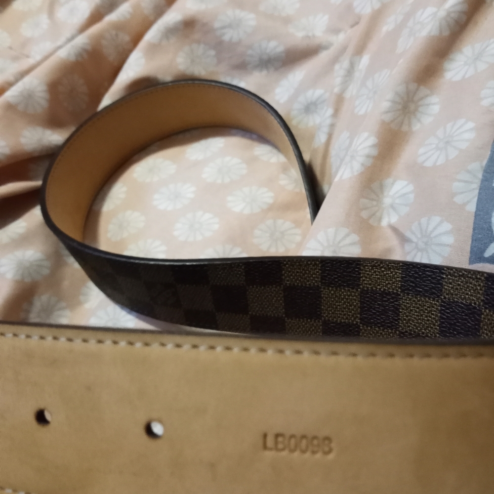 Authentic Womens Damier Louis Vuitton Belt - Picture 4 of 9